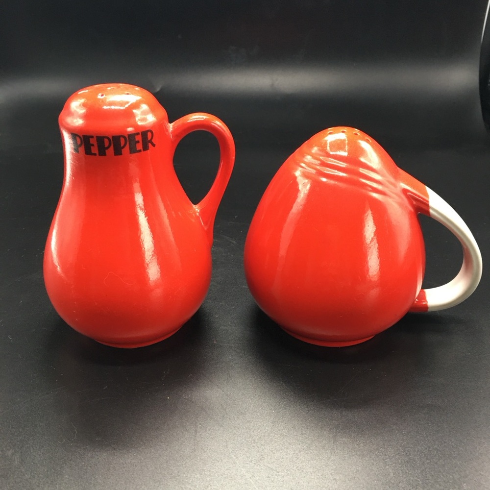 Vintage Hall Pottery MCM Art Deco Red & White Ceramic Salt & Pepper Shakers
